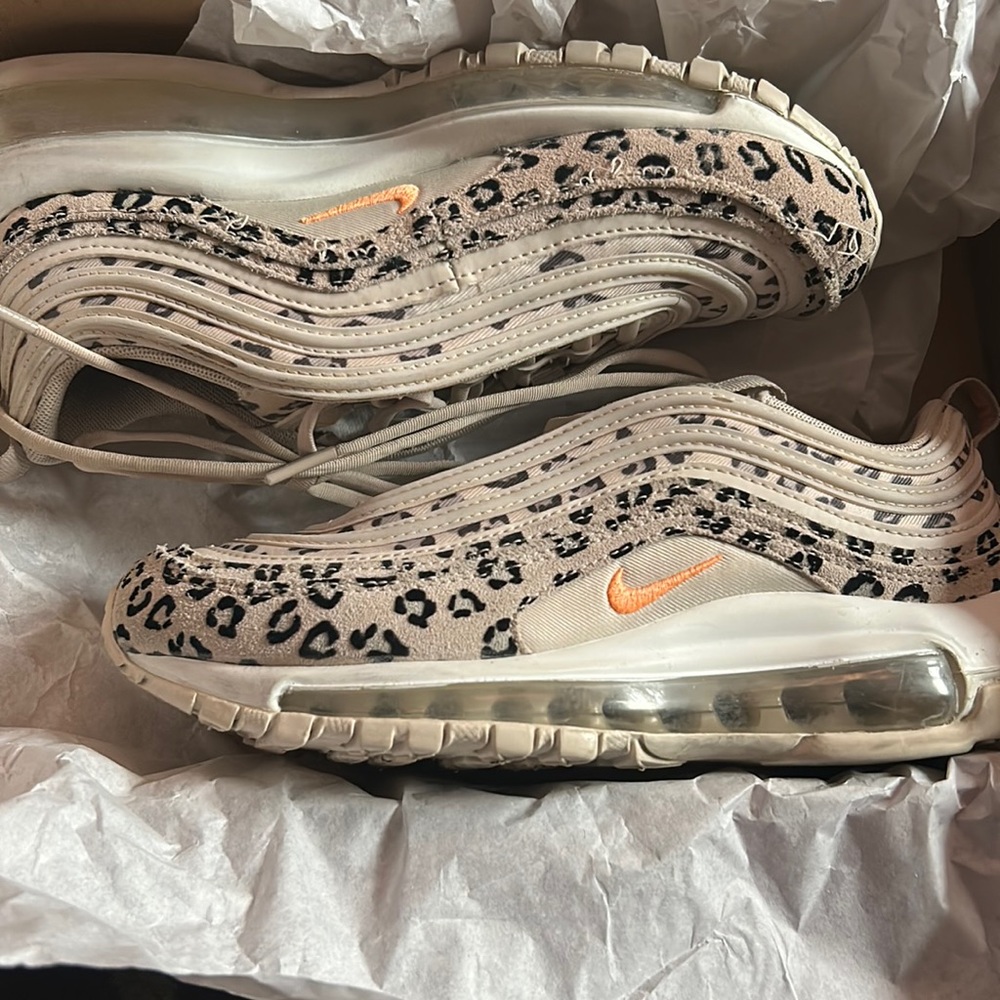 Air Max 97 Size 6 Cheetah print. Excellent excellent condition.